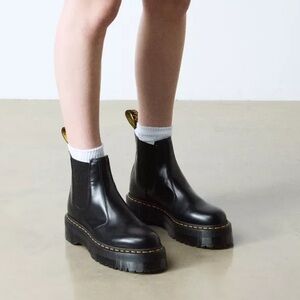 2976 Dr. Martens POLISHED SMOOTH PLATFORM CHELSEA BOOTS